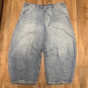 GAP Horseshoe Barrel Ultra soft Jeans